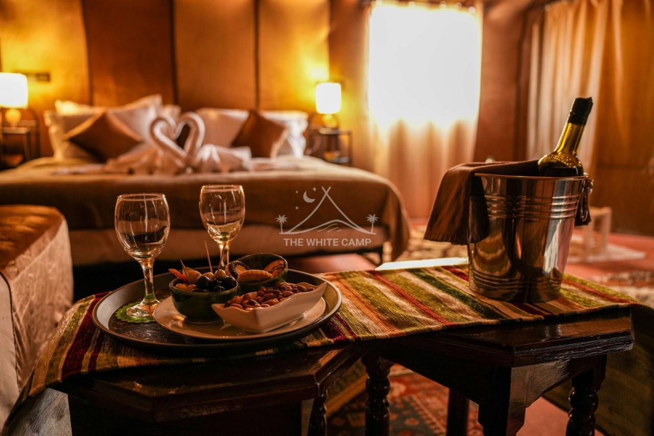 The White Camp - Your Merzouga Luxury Desert Camp & Erg Chebbi Dunes Camel Riding Exterior foto